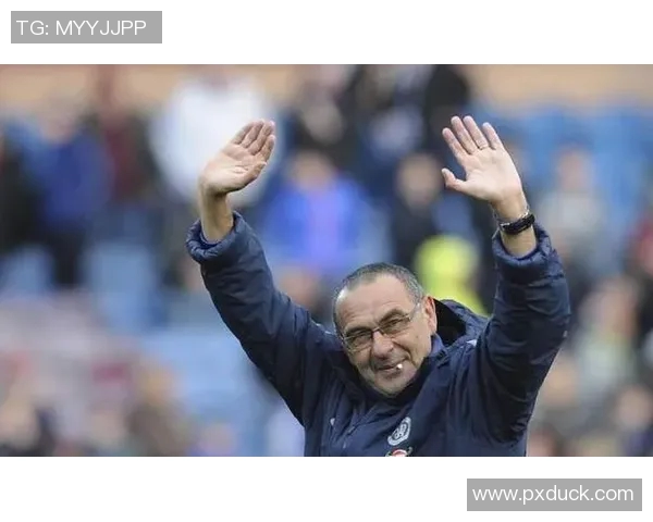 拿玻里与巴塞罗那的巅峰对决谁将赢得荣耀与胜利